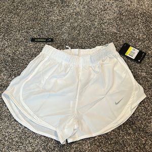 never worn women’s nike white shorts, women’s small